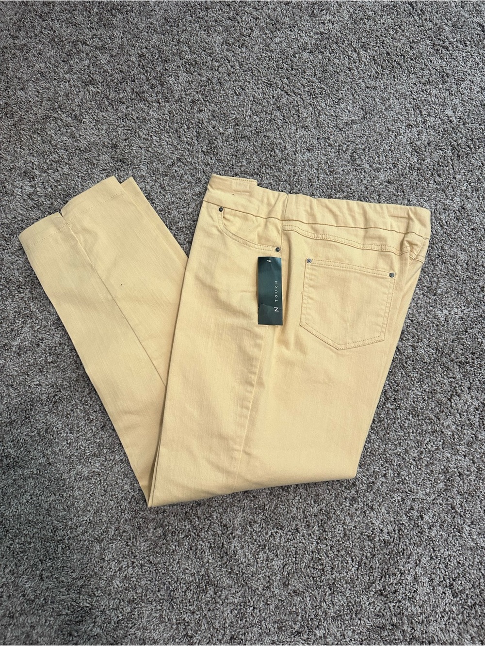 High-Rise Skinny Pants in Pale Yellow